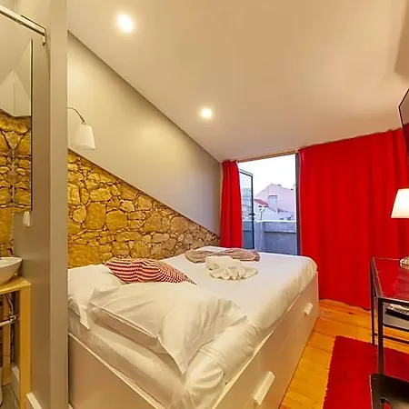 The Bridge Hostel Lisboa
