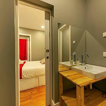 The Bridge Hostel Lisboa